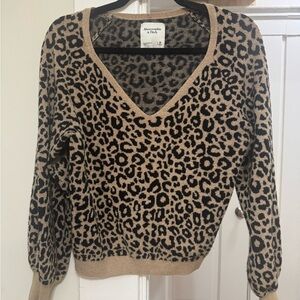 Abercrombie & Fitch V-Neck Sweater - Black and Tan Leopard